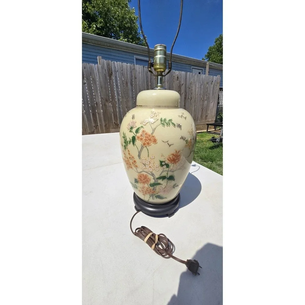 Vintage Late 20th Century Chinoiserie Hand Painted Ginger Jar Table Lamp.
